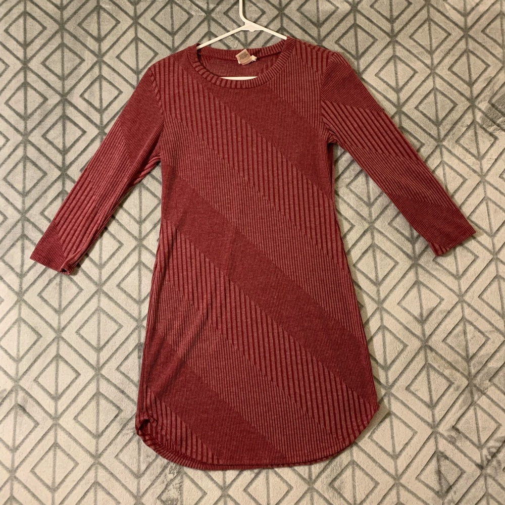 Red long-sleeve sweater dress. Knee length. Size XL. Wet Seal.